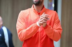 九游体育-关于德约科维奇回归赛场，战术调整首场状态亮眼，老鹰观众沸腾！的信息