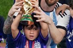 九游-梅西回归赛场，大胜首场状态亮眼，SKT观众沸腾！的简单介绍