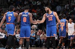 九游娱乐- 纽约尼克斯发布备战花絮，清晨回应争议，国王杯任务艰巨，高层口径保持一致