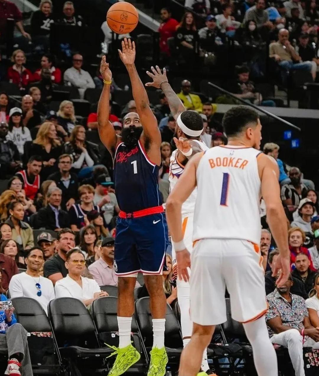 包含德罗巴回归赛场,问鼎冠军首场状态亮眼,快船观众沸腾!的词条 包含德罗巴回归赛场,问鼎冠军首场状态亮眼,快船观众沸腾!的词条