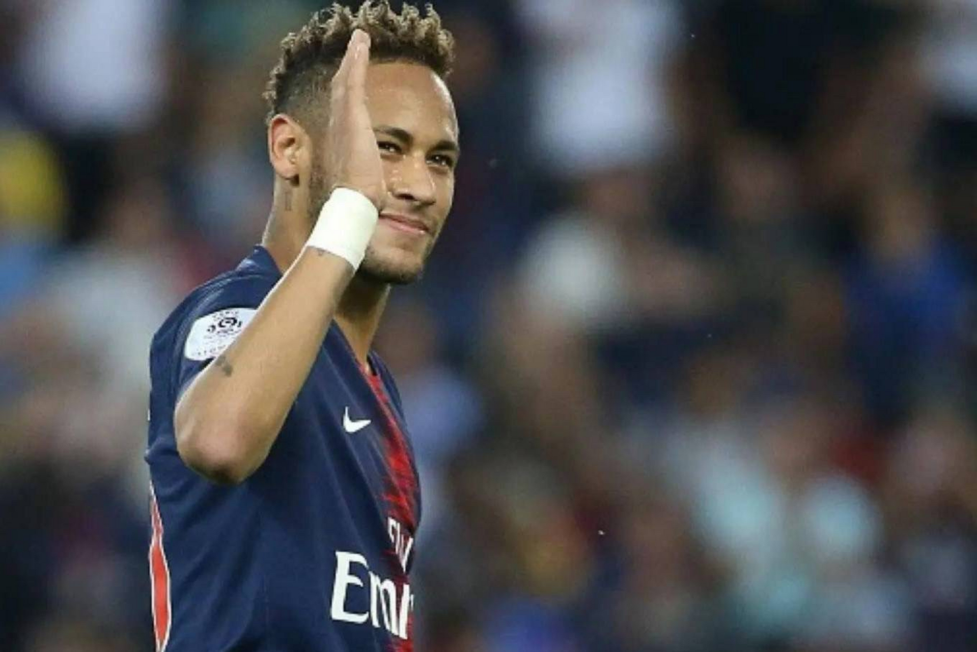 包含内马尔回归赛场，挺进下一轮首场状态亮眼，巴黎圣日耳曼观众沸腾！的词条